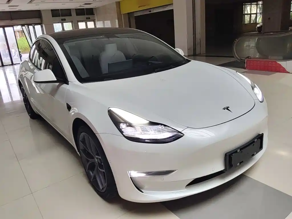 Tesla Model 3 — миниатюра 4