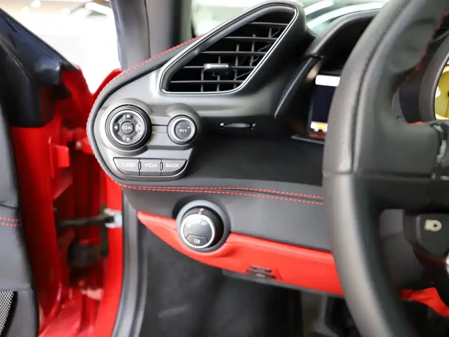 Ferrari 488 — миниатюра 7