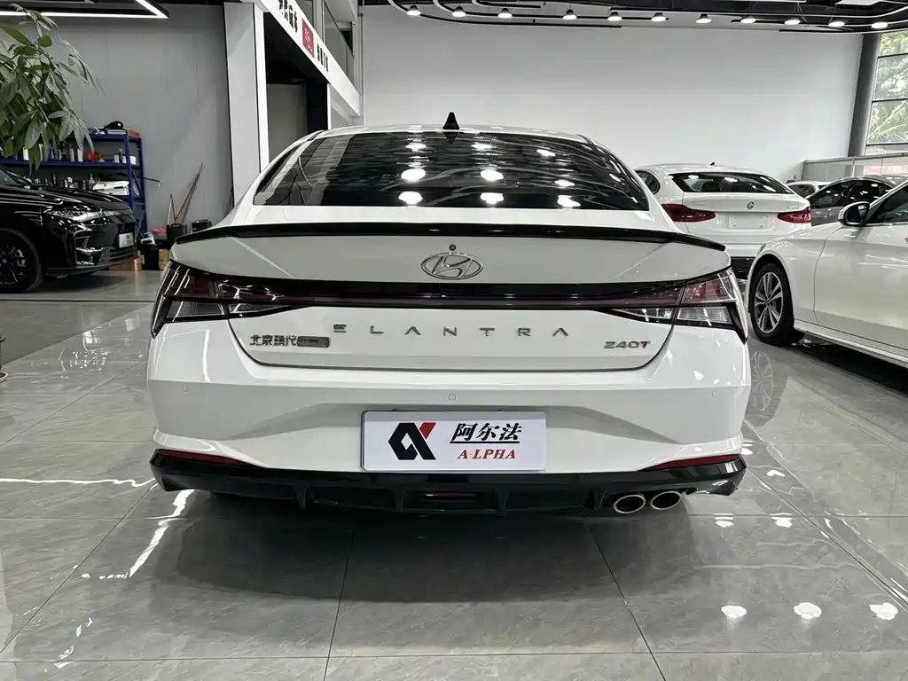 Hyundai Elantra — миниатюра 5