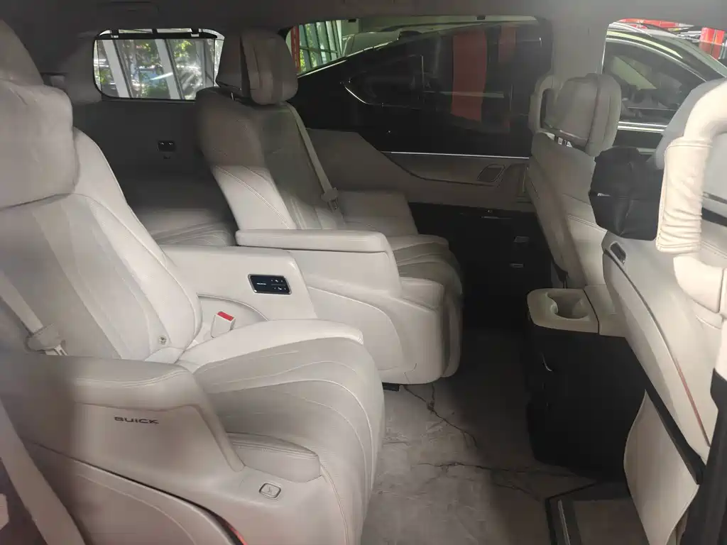 Buick GL8 Hybrid — миниатюра 5