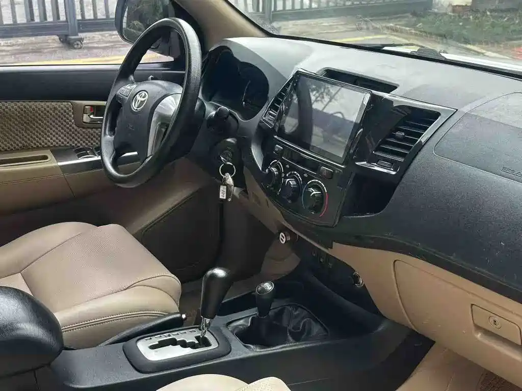 TOYOTA FORTUNER