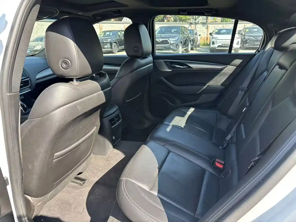 Cadillac CT5 — миниатюра 9