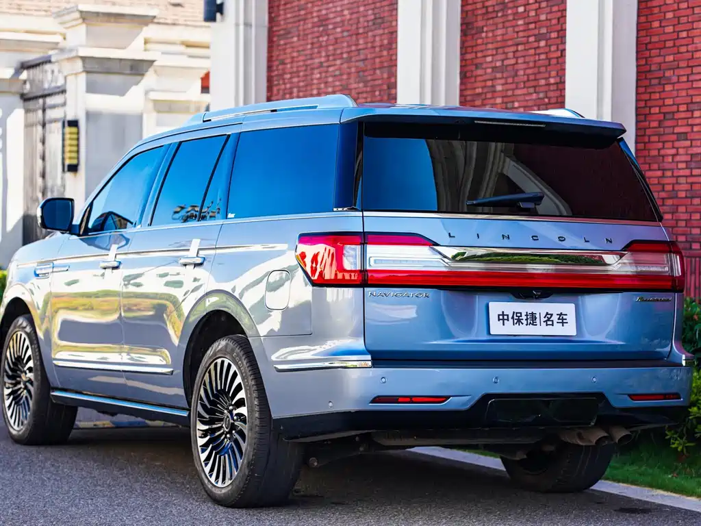 Lincoln Navigator — миниатюра 20