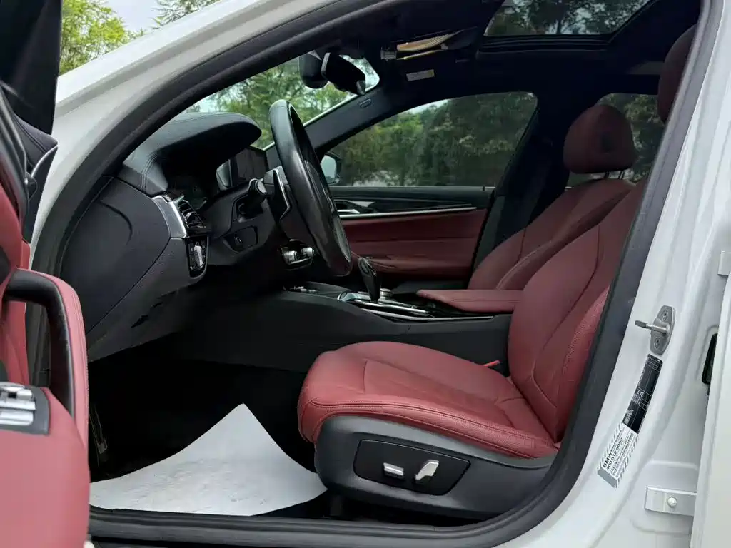 BMW 5 Series — миниатюра 4