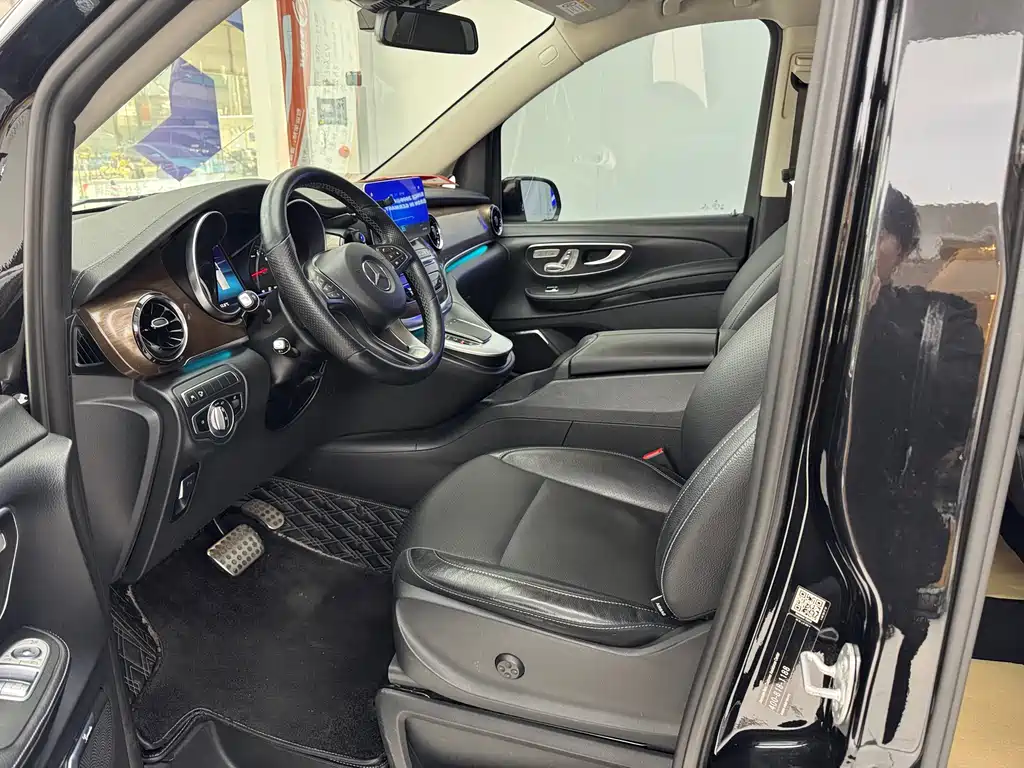 MERCEDES-BENZ V CLASS