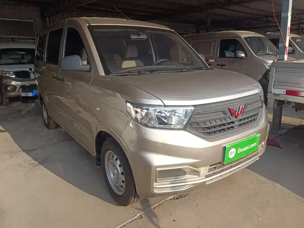 Wuling Hongguang V — миниатюра 4