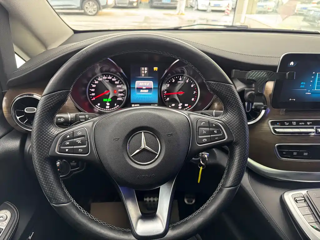 MERCEDES-BENZ V CLASS