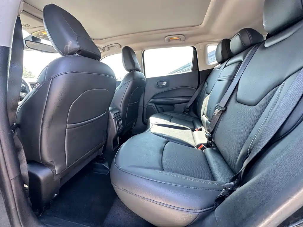Jeep Compass — миниатюра 5