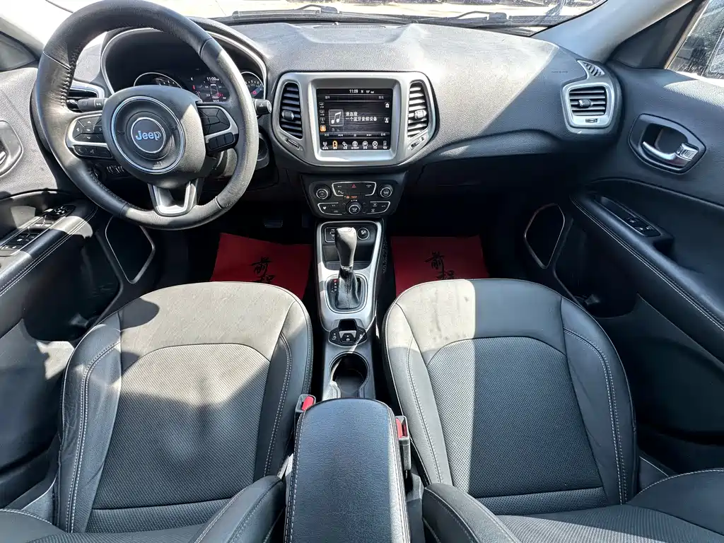 Jeep Compass — миниатюра 6