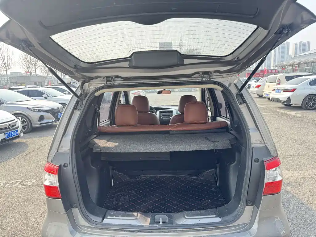 Nissan Livina 1.6XE CVT Comfort Edition, фото 4