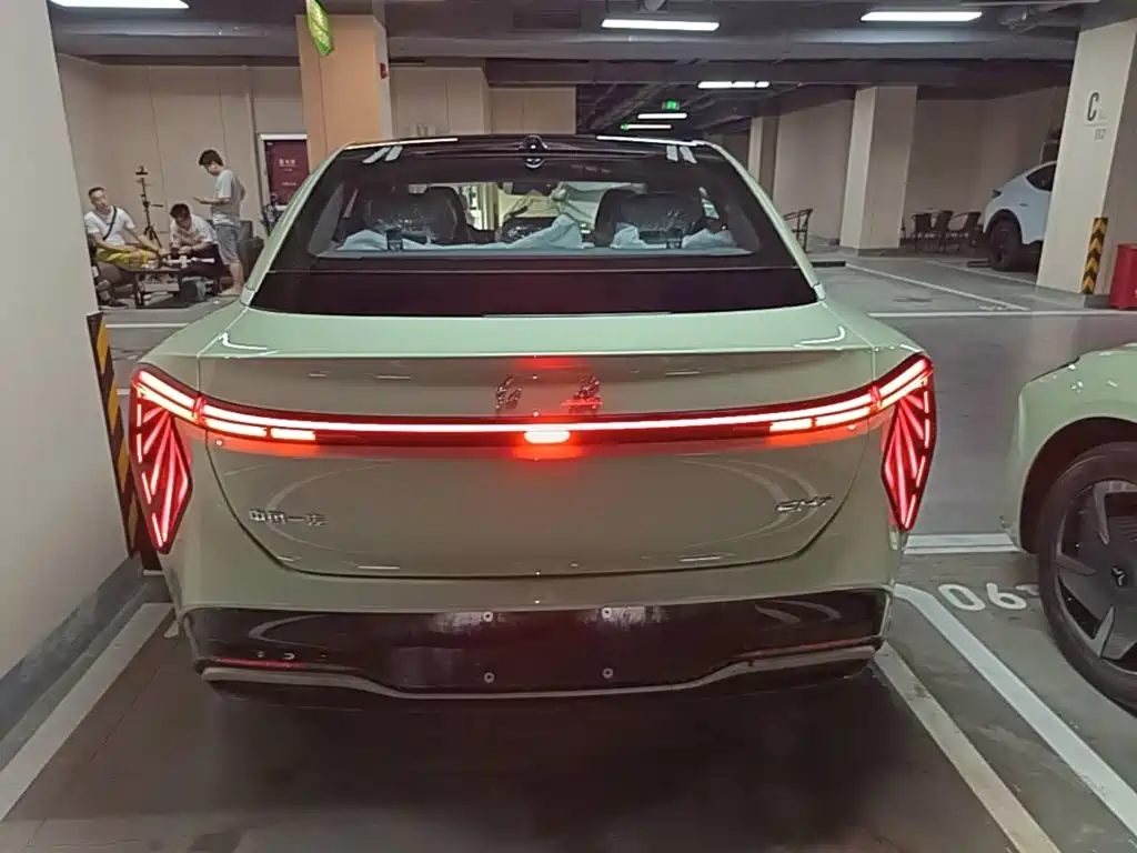 Hongqi EH7 2025 690