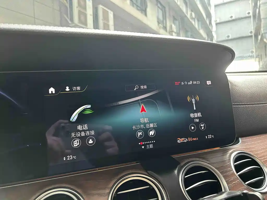 Mercedes-Benz E-Class — миниатюра 18