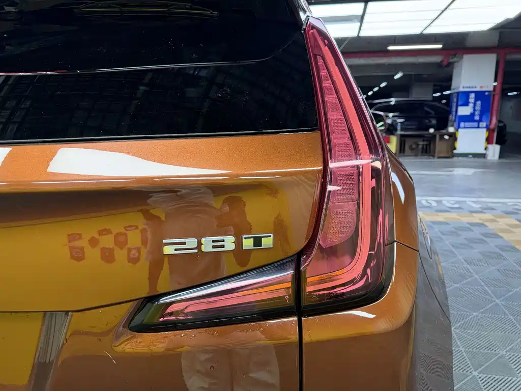 Cadillac XT4 — миниатюра 7