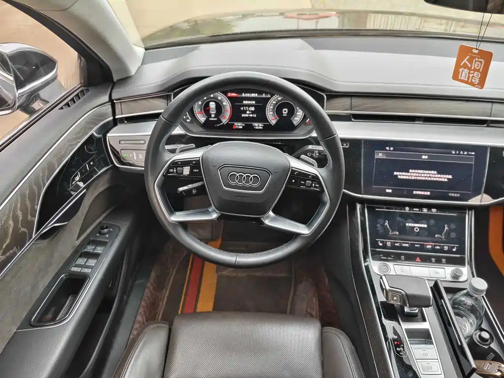 Audi A8 — миниатюра 5