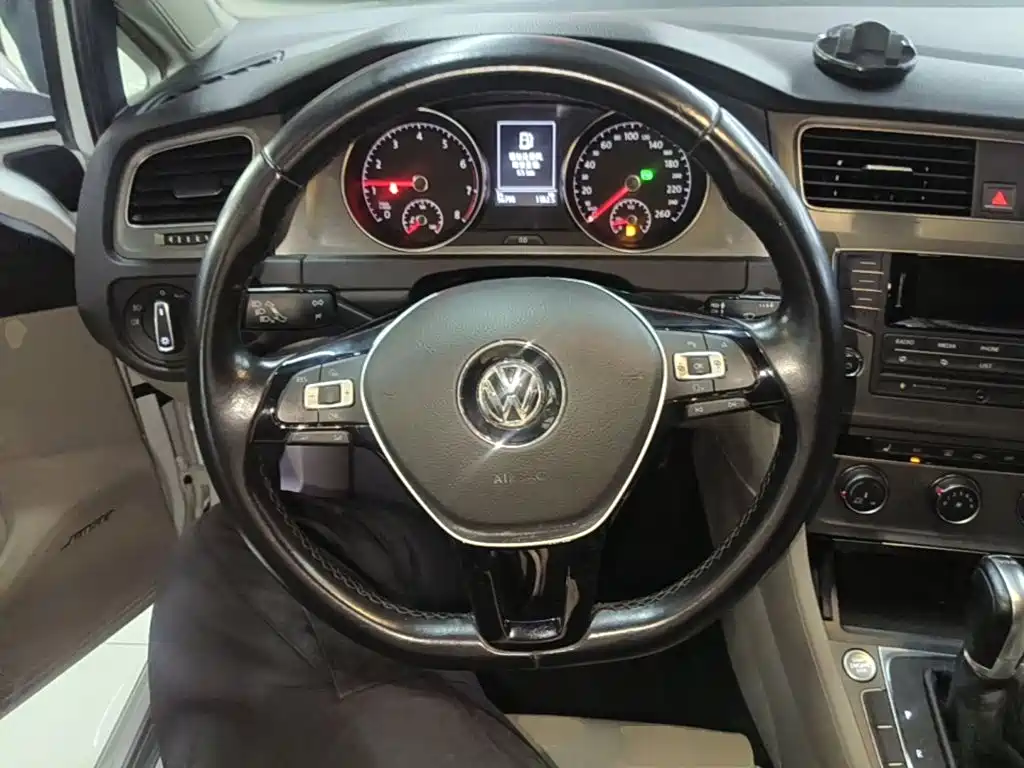 Volkswagen Golf — миниатюра 11
