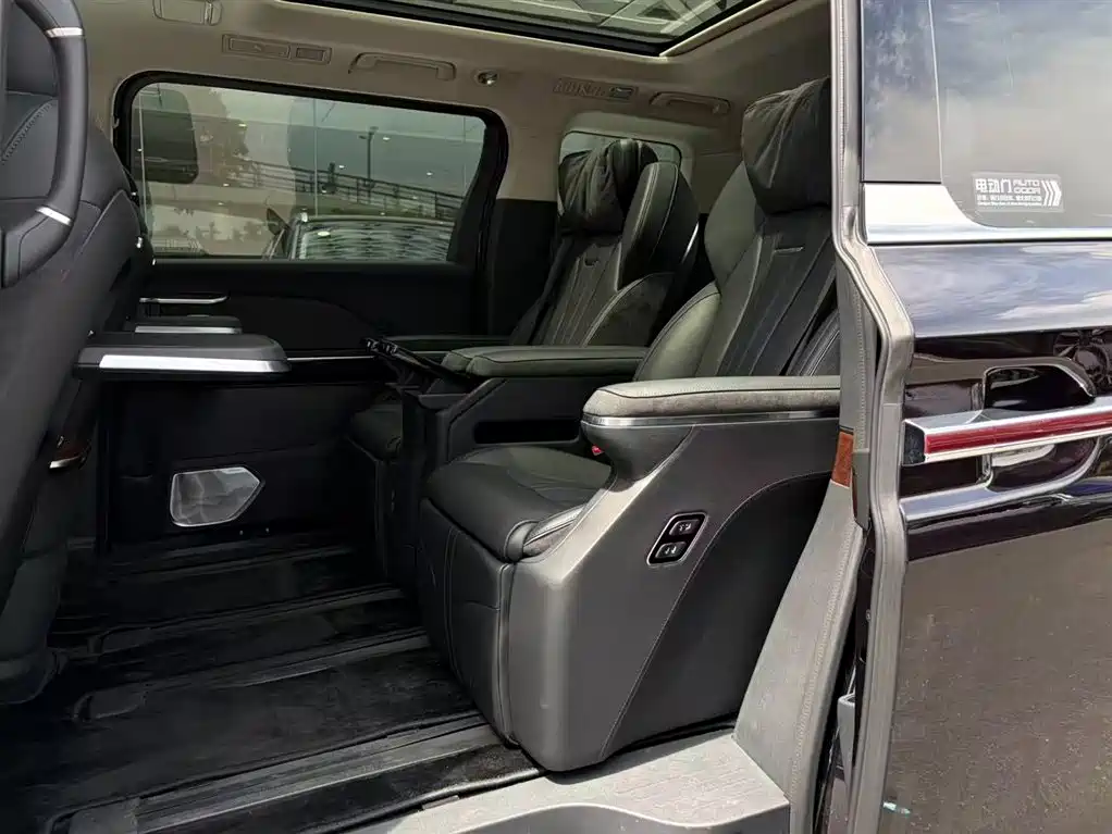 Hongqi HQ9 PHEV 2024 2.0T Luxury