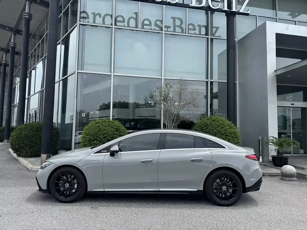 Mercedes-Benz EQE 2022 350