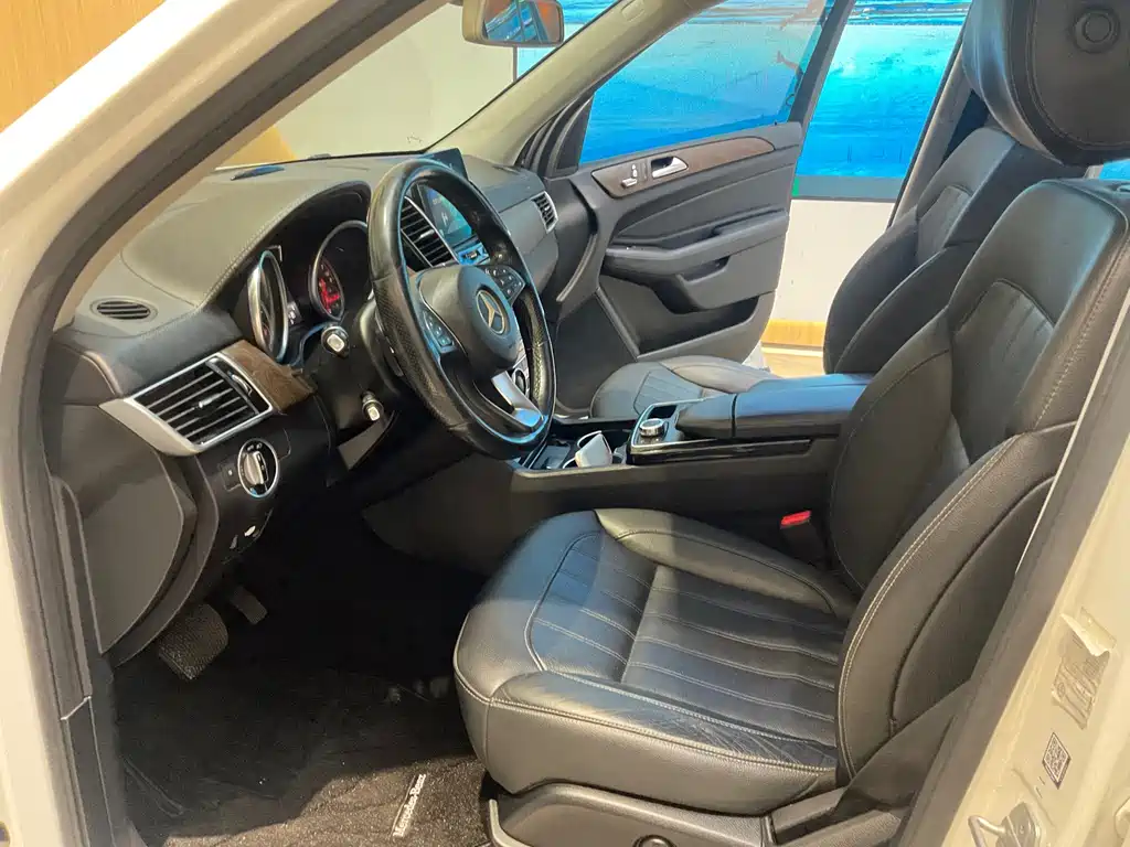 Mercedes-Benz GLE (Import) — миниатюра 8