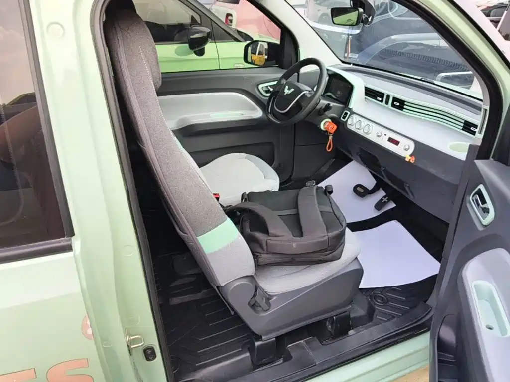 Wuling MINIEV — миниатюра 25
