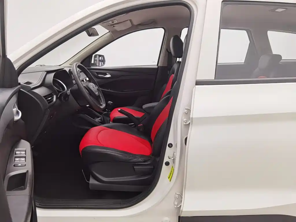 Wuling Hongguang S3 — миниатюра 10