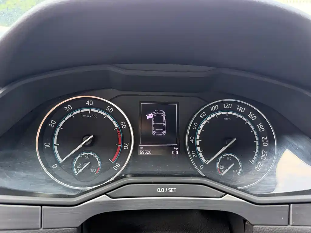 Skoda Superb — миниатюра 10