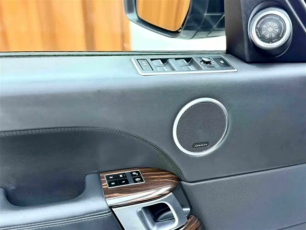 Land Rover Range Rover — миниатюра 15