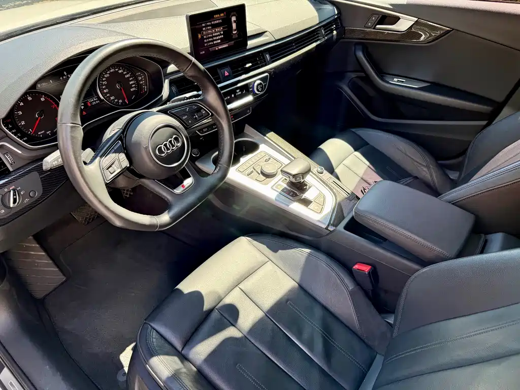 Audi A4L 2018 30 45 TFSI quattro Sport
