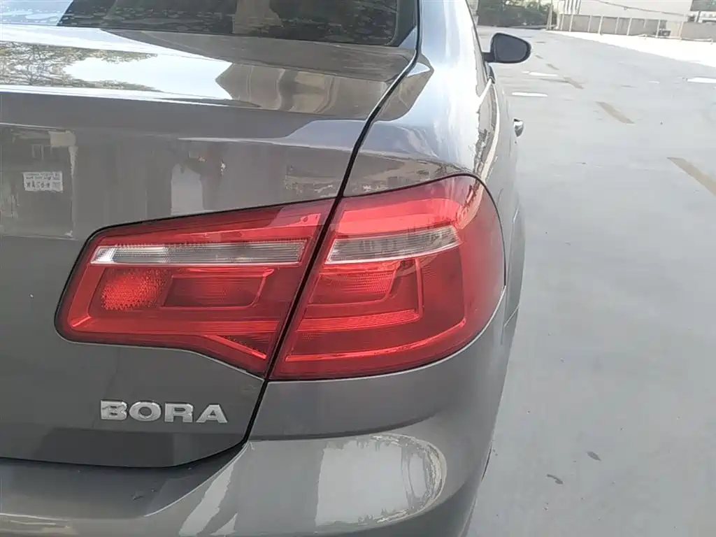 Volkswagen Bora 2014 1.6L AT Fashion