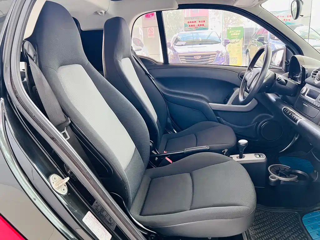 smart Smart Fortwo — миниатюра 16