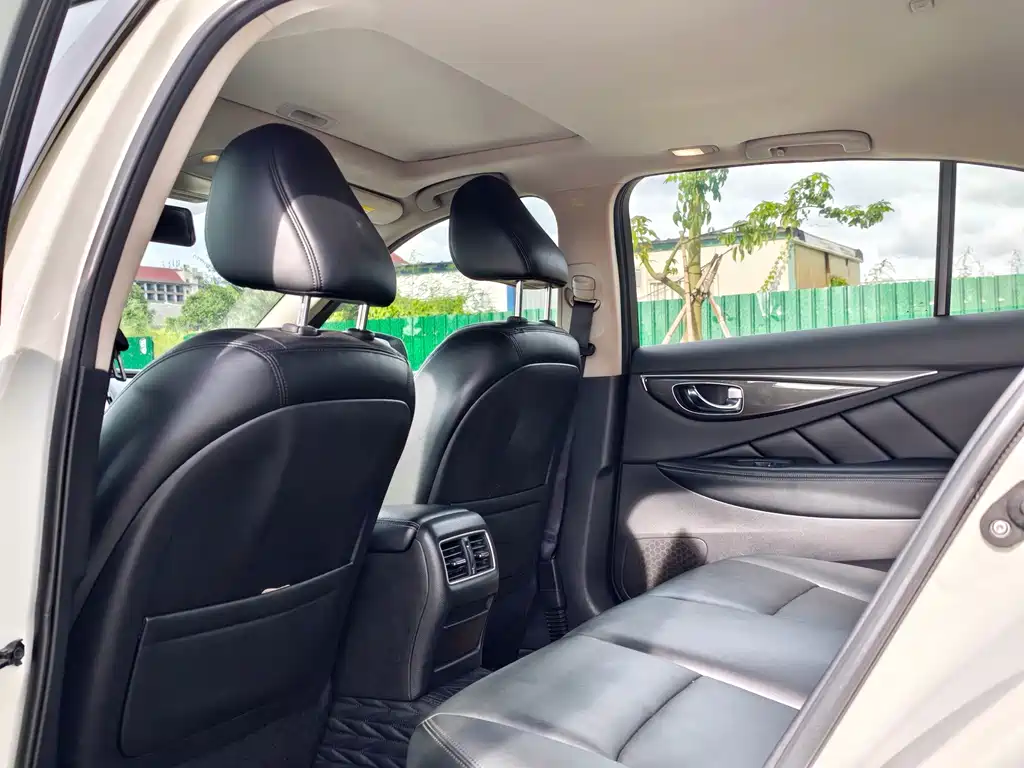 Infiniti Q50L — миниатюра 8