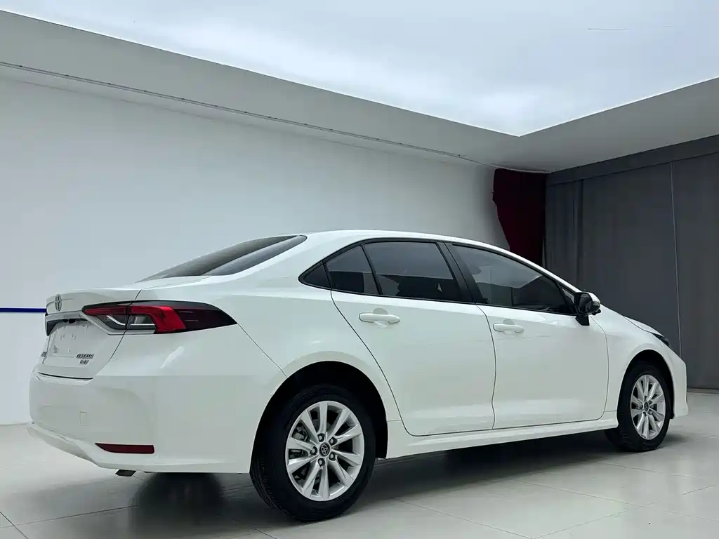 Toyota Corolla — миниатюра 6