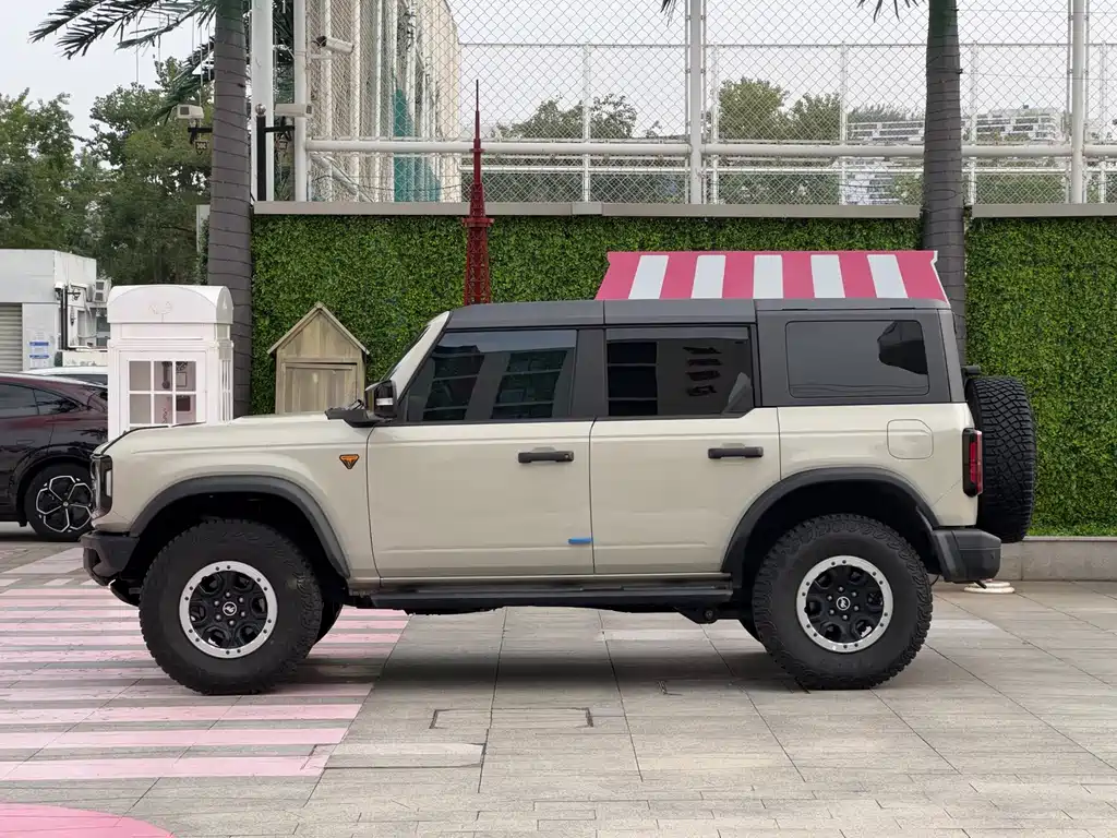 Ford Bronco — миниатюра 7