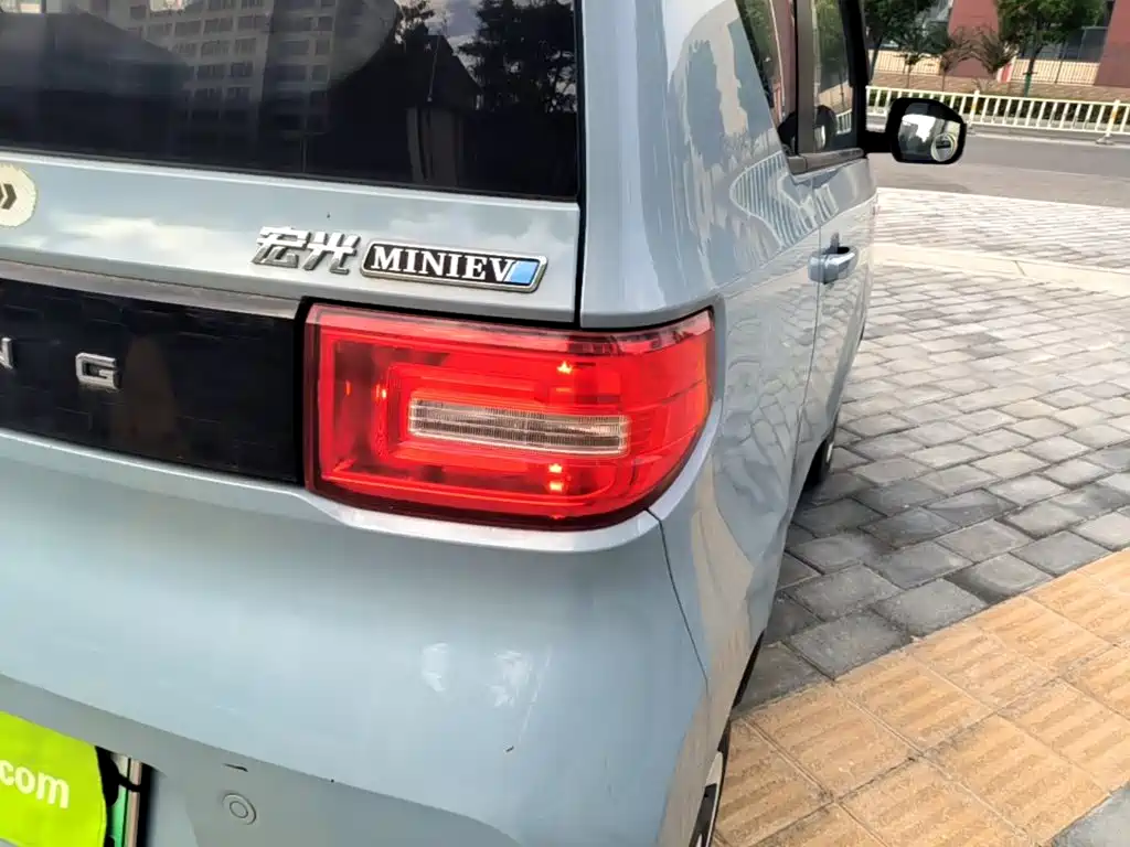 Wuling MINIEV — миниатюра 8
