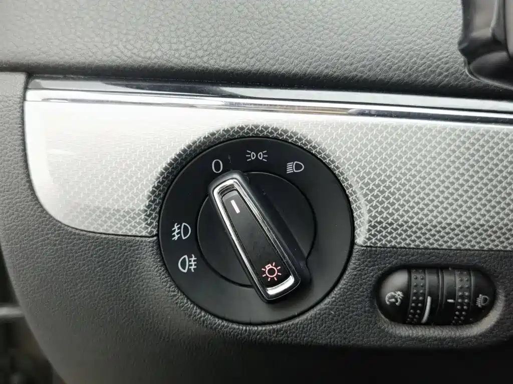 Volkswagen Sagitar — миниатюра 21