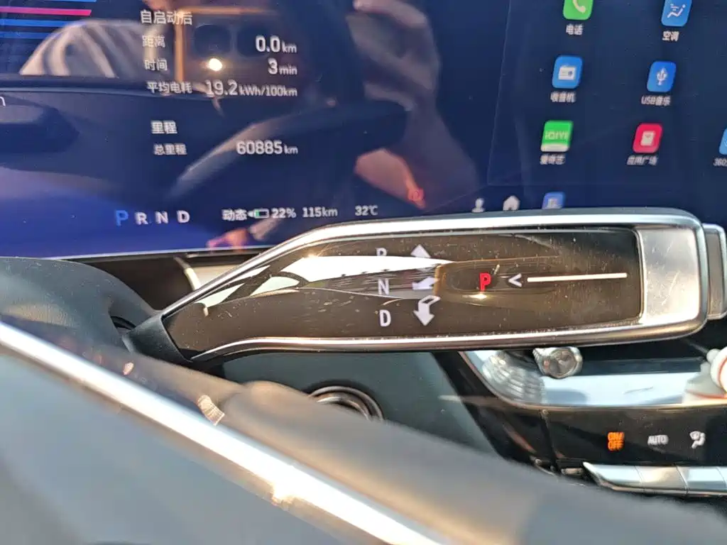 Cadillac Lyriq — миниатюра 14