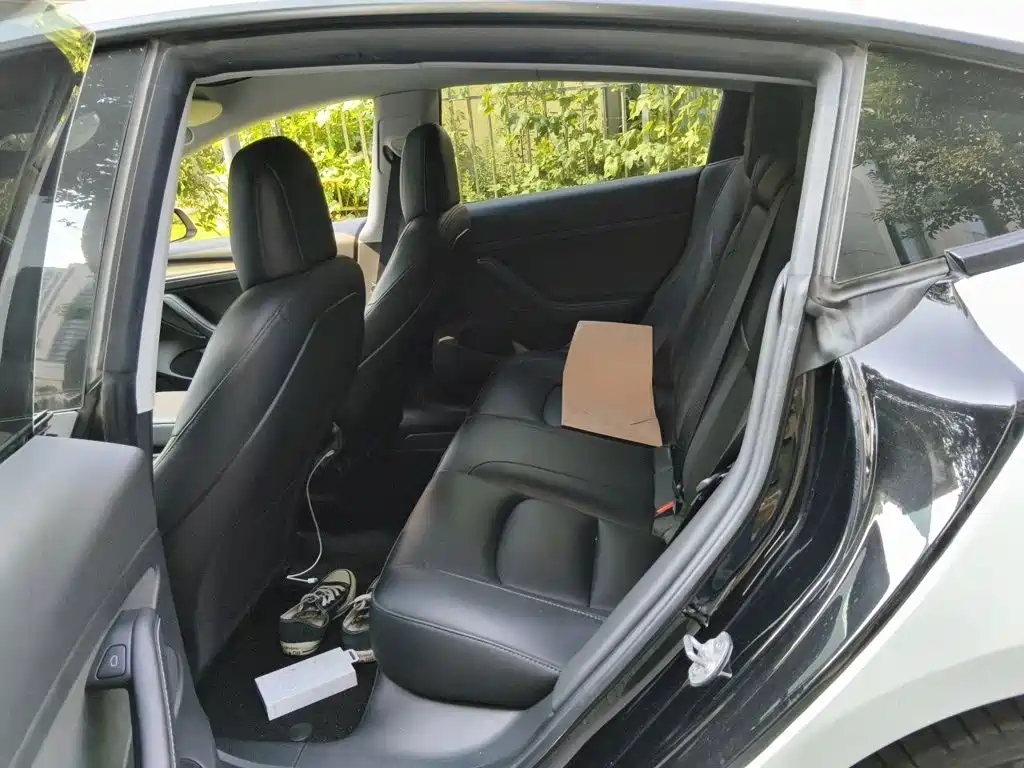 Tesla Model 3 — миниатюра 13