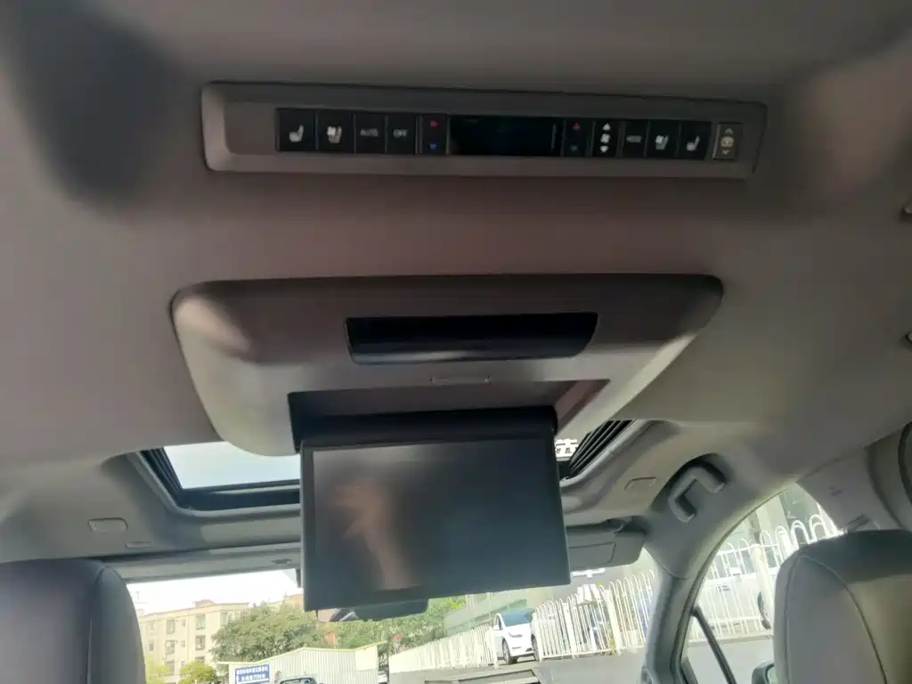 Toyota Granvia 2022 2.5L Flagship