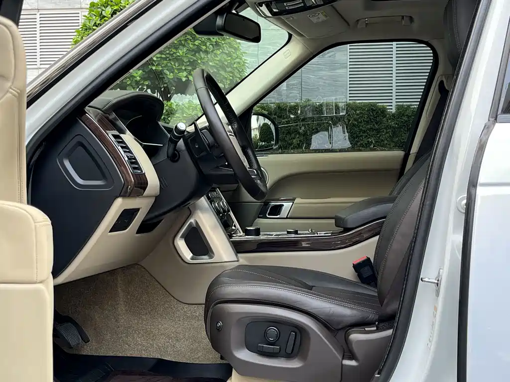 Land Rover Range Rover — миниатюра 8