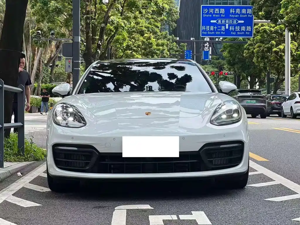 Porsche Panamera — миниатюра 2