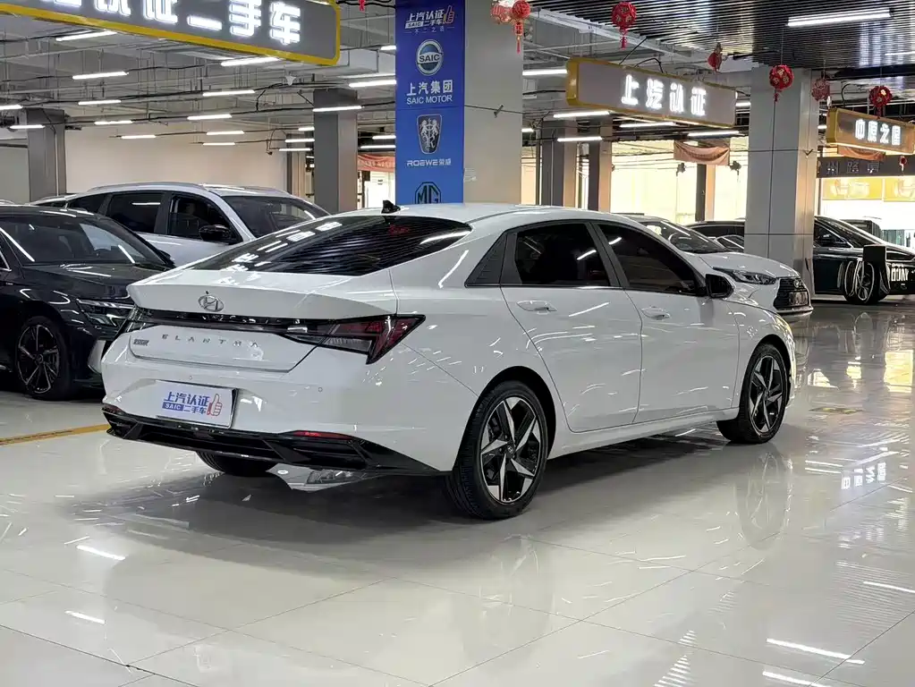 Hyundai Elantra — миниатюра 10