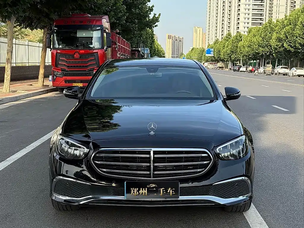 Mercedes-Benz E-Class — миниатюра 2