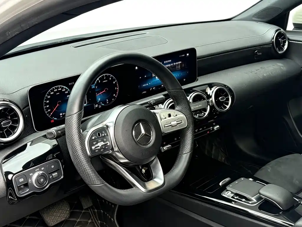 Mercedes-Benz A-Class — миниатюра 11