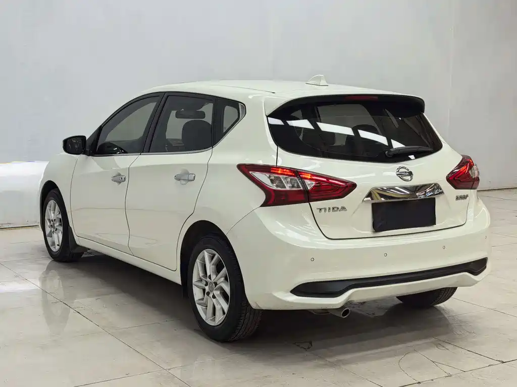 Nissan Tiida — миниатюра 16