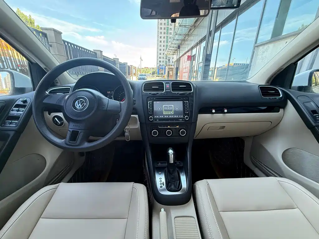 Volkswagen Golf — миниатюра 8