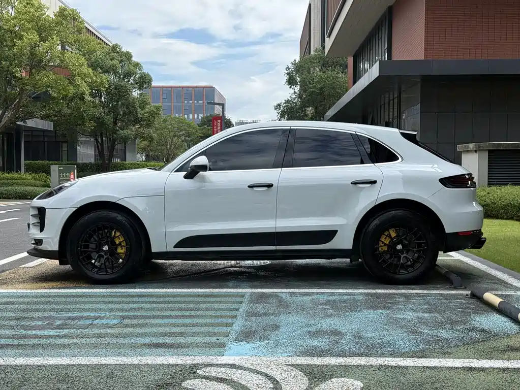 Porsche Macan — миниатюра 8