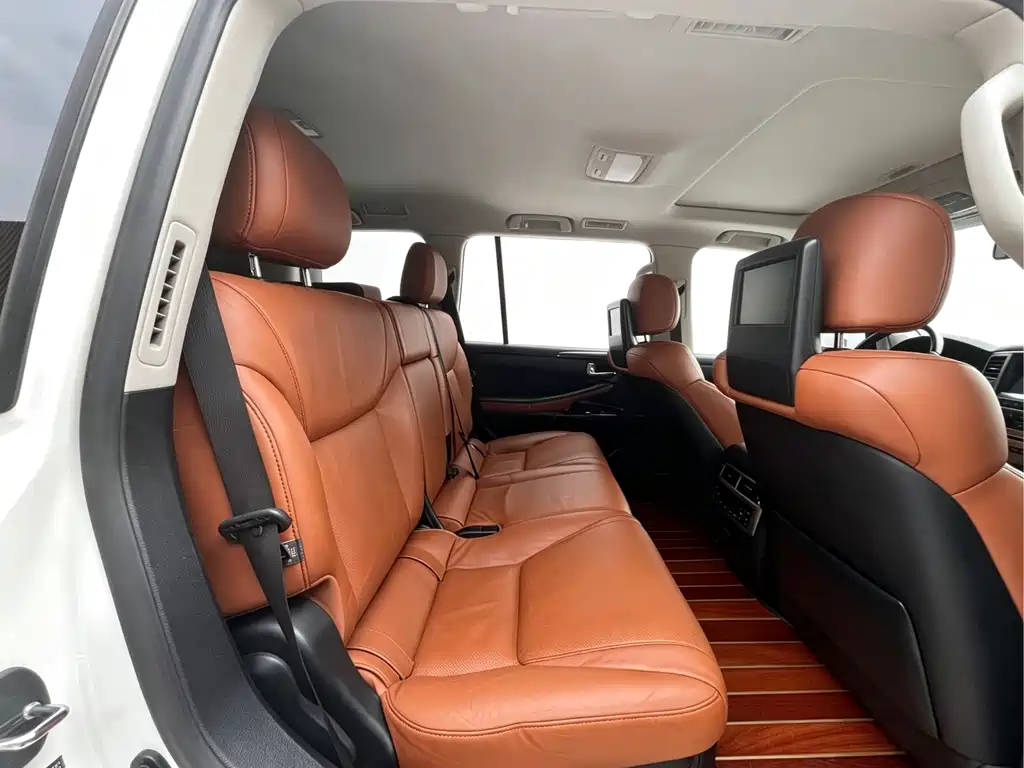 Lexus LX — миниатюра 7