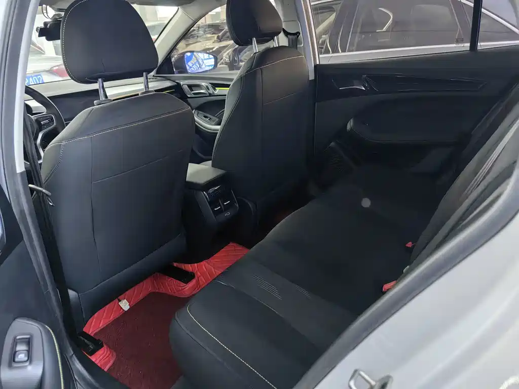 Roewe i5 — миниатюра 4