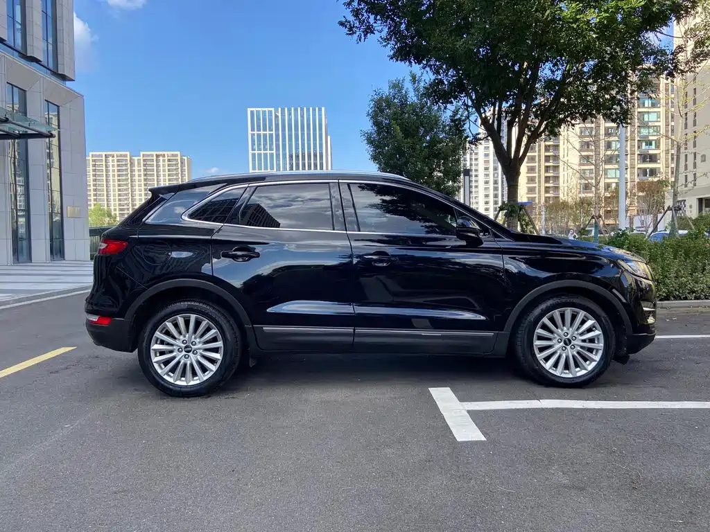 Lincoln MKC — миниатюра 6