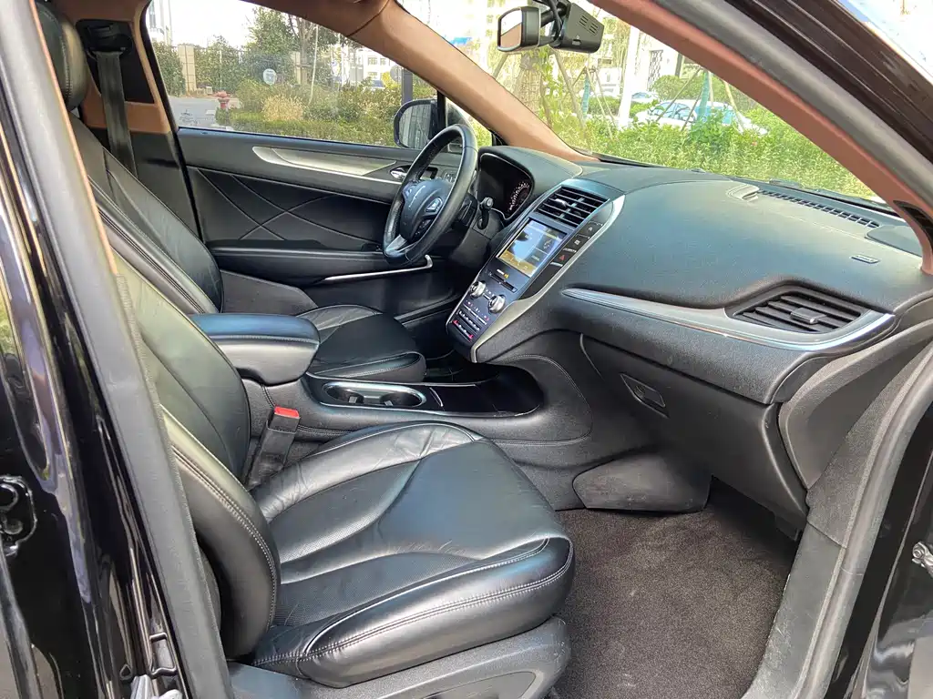Lincoln MKC — миниатюра 15