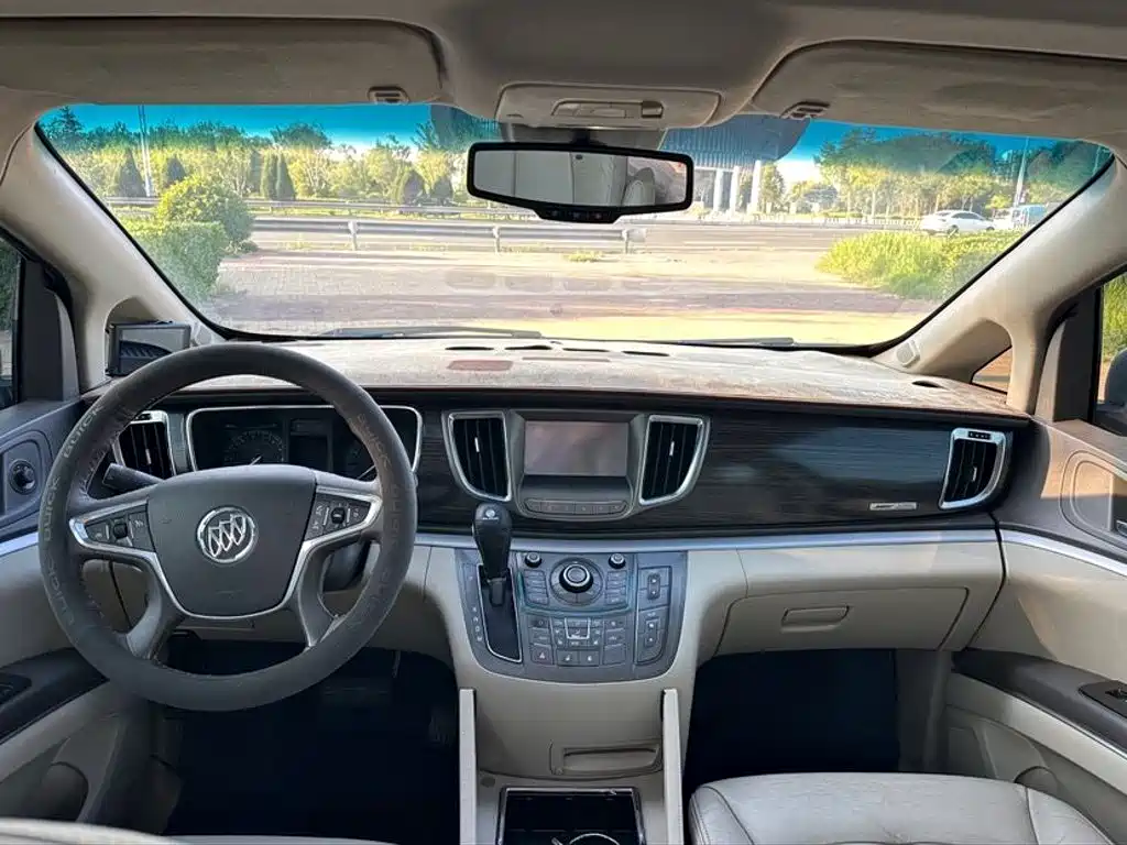 Buick GL8 — миниатюра 9